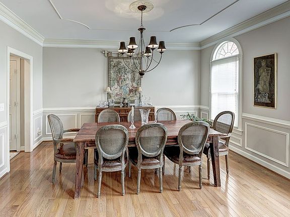 Formal DR w/exquisite detailing and natural light