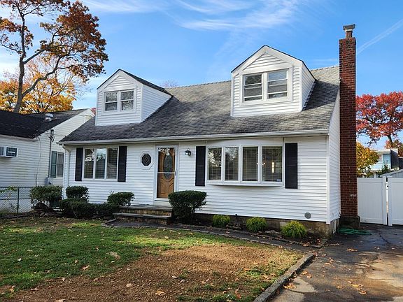 2nd image of 23 Oxford Ave
