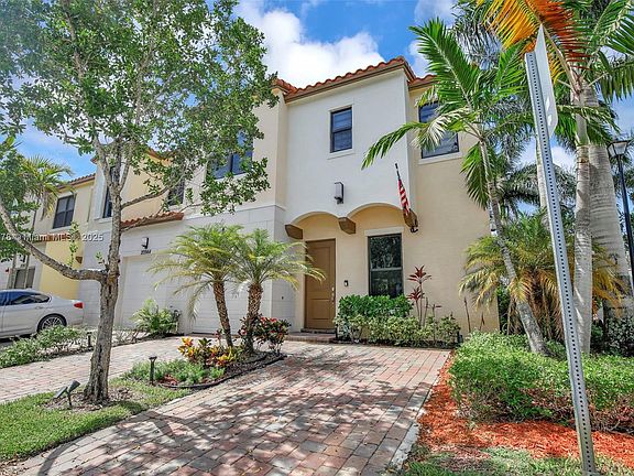 4th image of 20946 NW 1st St
