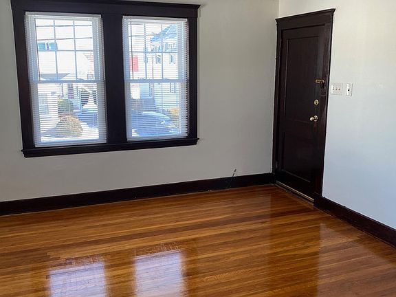 2nd image of 19 Newton Ave #4