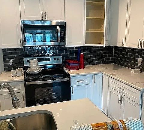 4th image of 909 Sandollar St