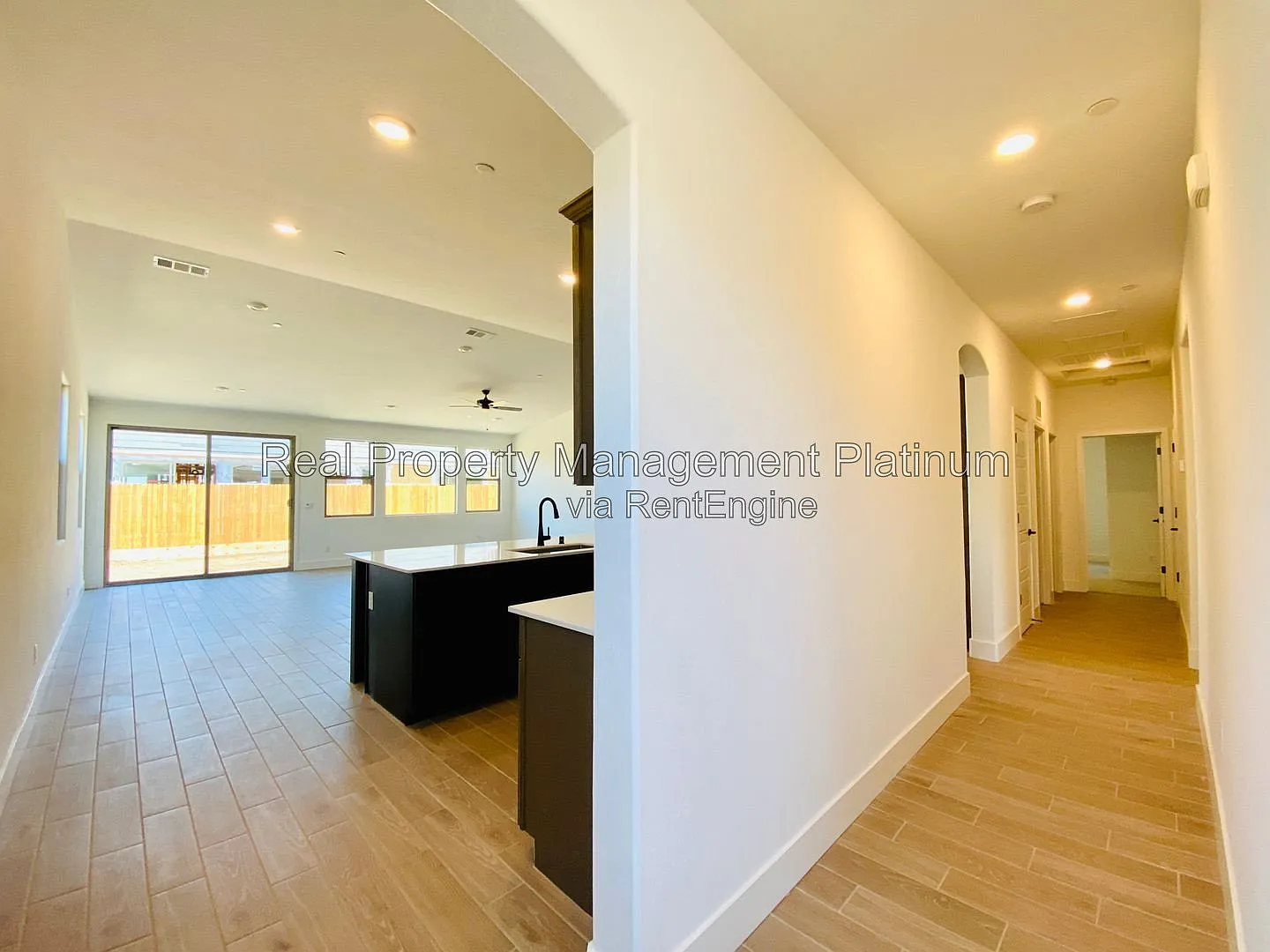 3 bed, 3.0 bath, 2280 sqft, $2,550 — Photo 3