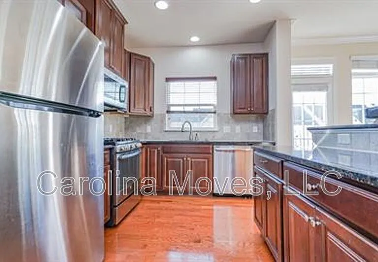 414 Christiane Way — Photo 5