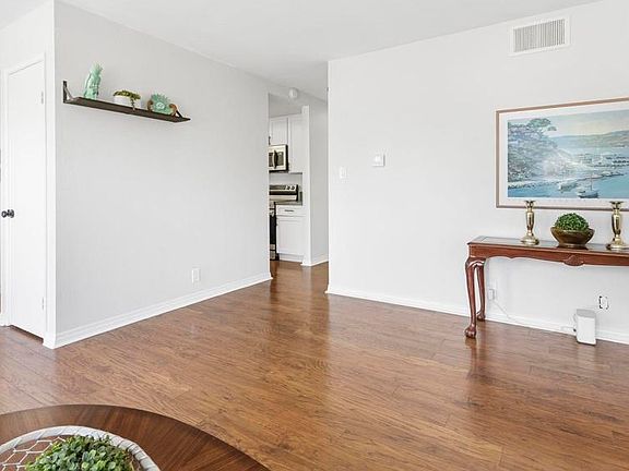 4th image of 1651 S Juniper St Unit 132