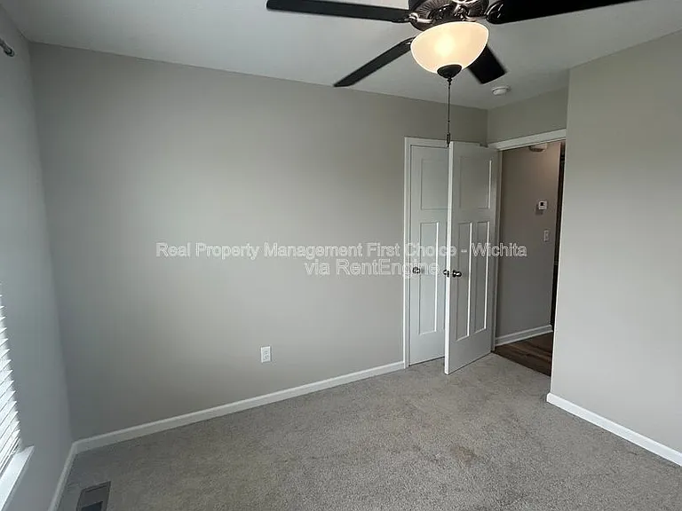 902 E Bellows St — Photo 29