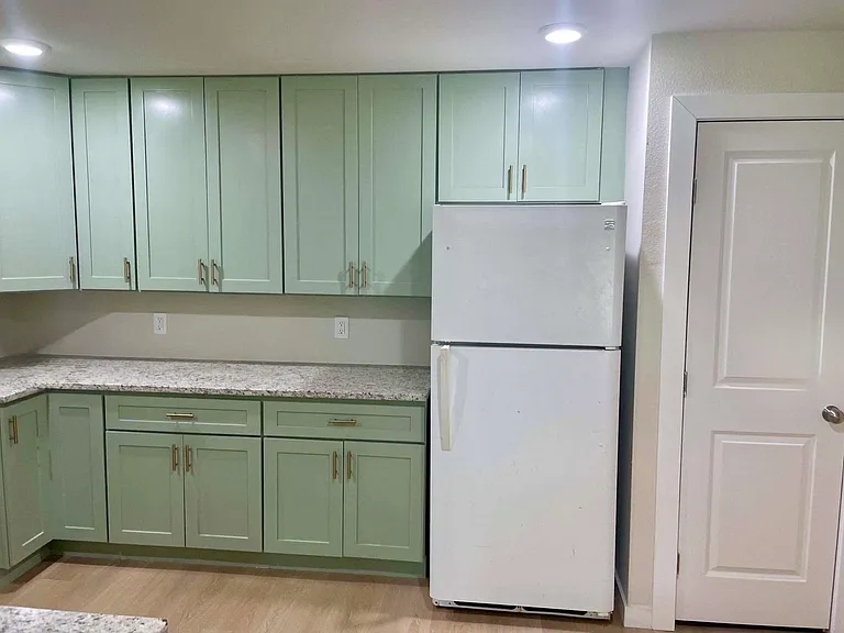 411 W Bluff St — Photo 6