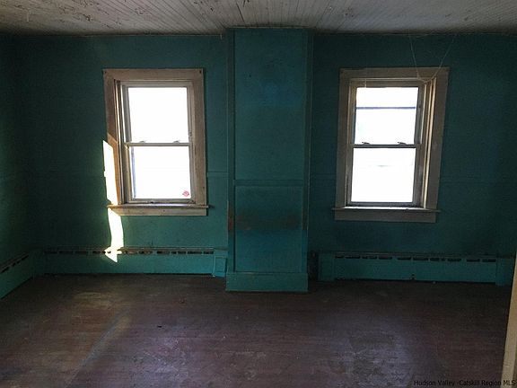 3rd image of 513 Crescent Ave