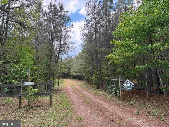 Bell Rd, Dillwyn, VA 23936