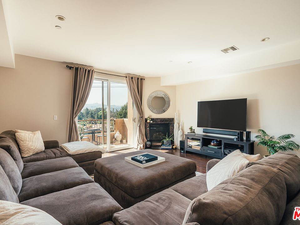 1st image of 11218 Camarillo St #405
