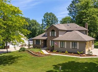 1175 Foxwood Dr, Hermitage, PA 16148