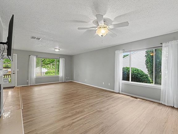 4th image of 3112 Valerie Dr