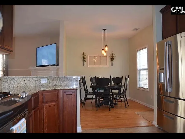 272 Ashmore Ln — Photo 5