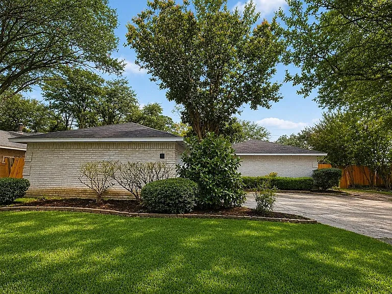 6402 Barrygate Dr — Photo 20