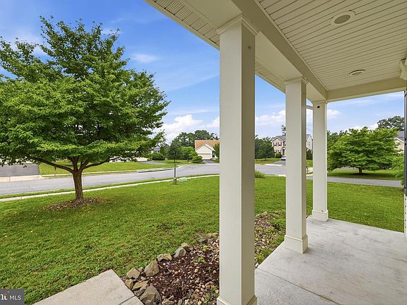 5th image of 105 Collington Ct