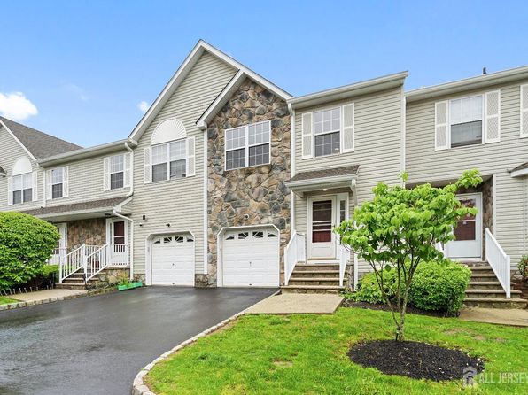 16 Ashley Ct, Somerset, NJ 08873