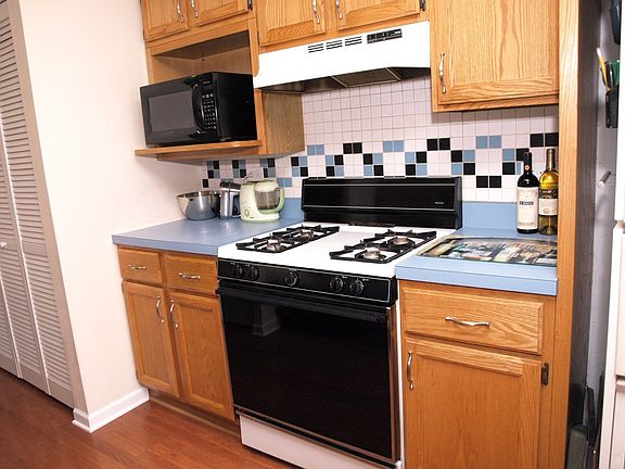 5th image of 1682 Monticello Ct Unit A
