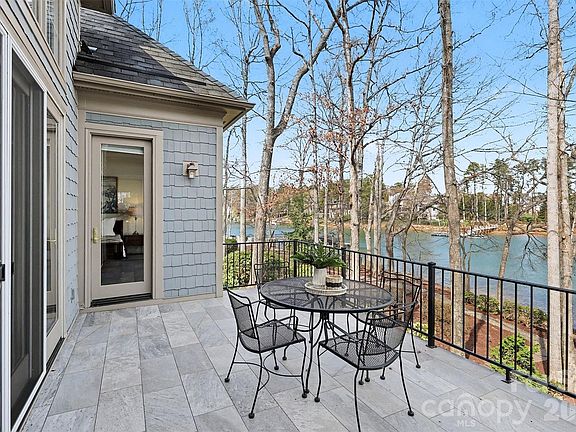 3rd image of 183 Mayfair Rd