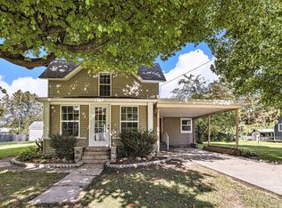 220 N F St, Trufant, MI 49347