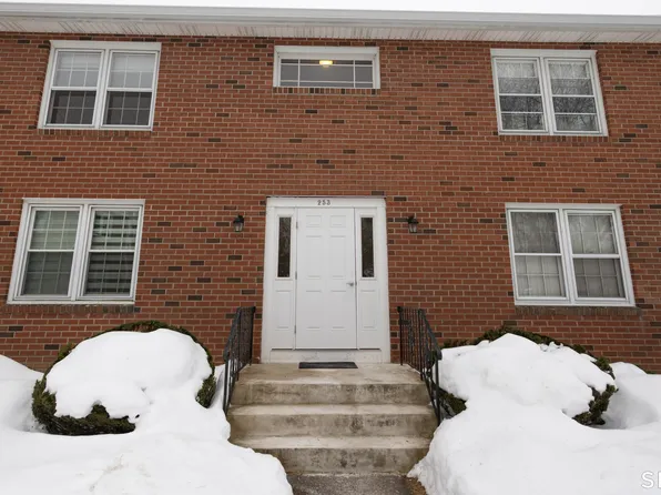 253 Cooke Street APT D, Plainville, CT 06062