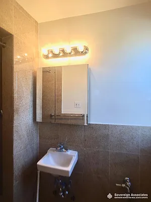 Rented by Sovereign Associates | media 15