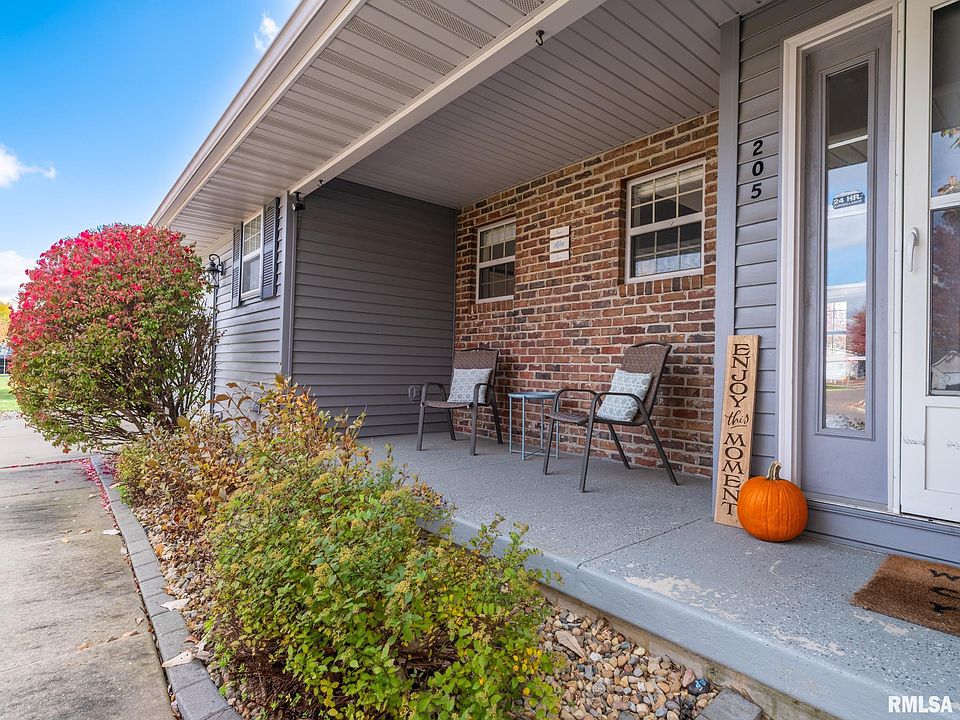 205 Bittersweet Ave, Metamora, IL 61548 Zillow