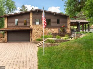 521 Riviera Dr, New Brighton, MN 55112
