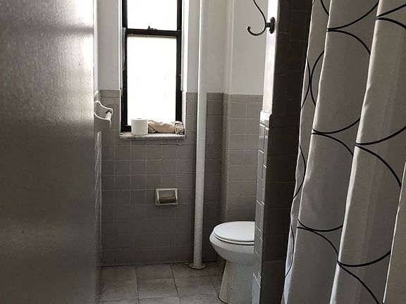 4th image of 1306 Atlantic Ave APT 1B