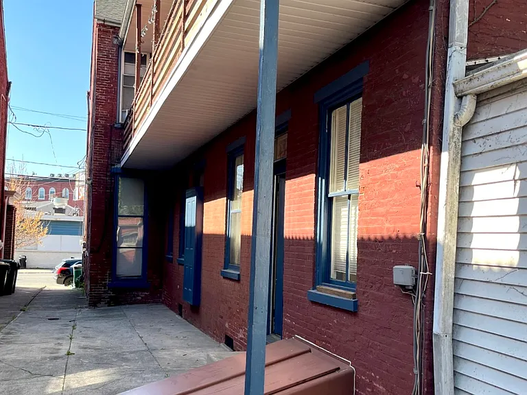 605 W Orange St #1 — Photo 13