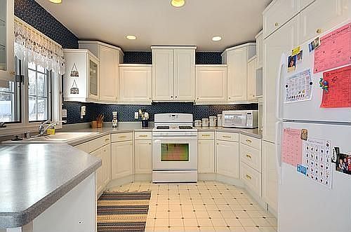 2nd image of 1534 Parknoll Ln