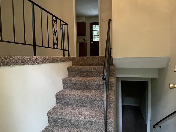 2nd image of 154 Moore Cir NE