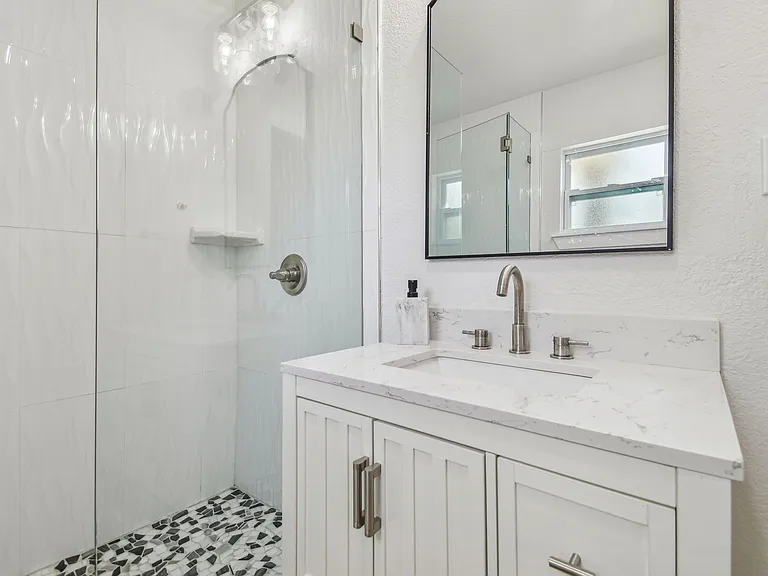 3922 Fontainebleau Dr — Photo 22