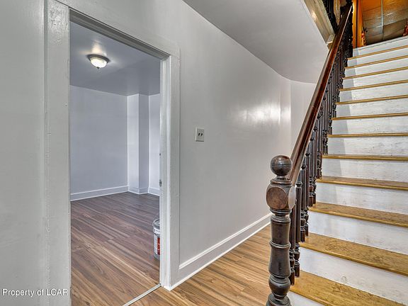 4th image of 533 Willow St