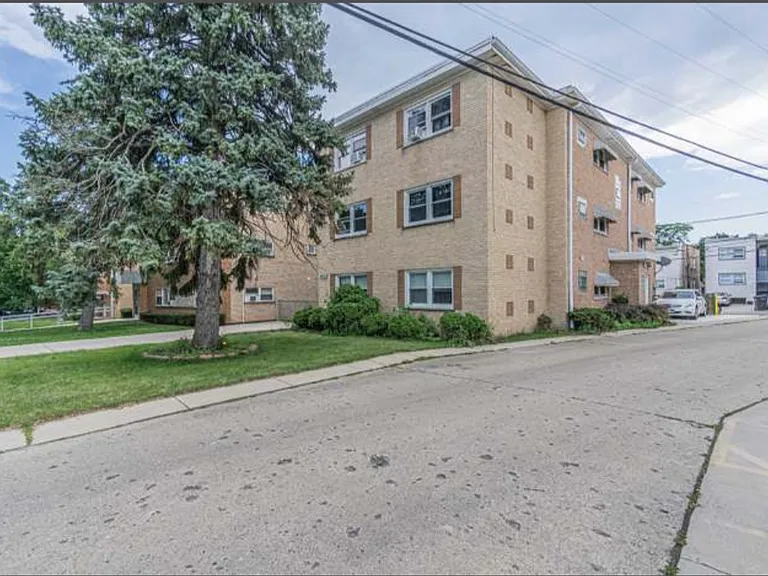 4837 Conrad St #2B — Photo 3
