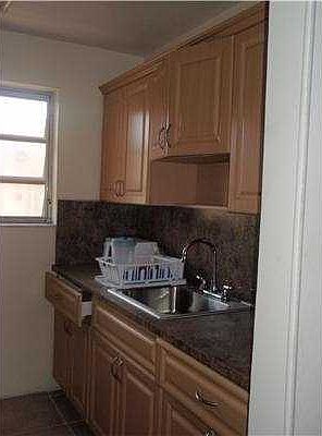 3rd image of 734 Meridian Ave APT 6