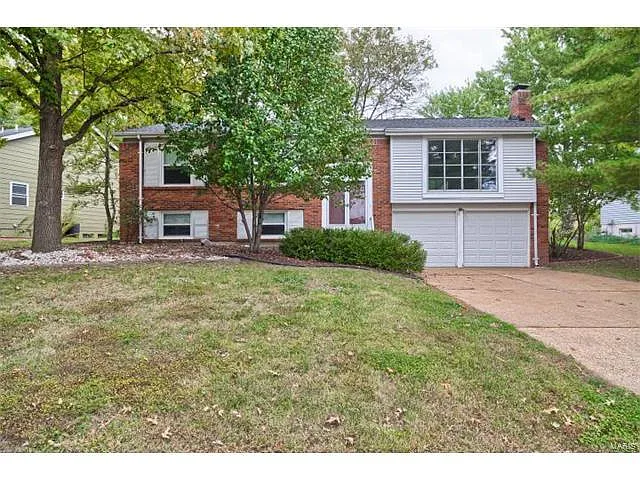 836 Garonne Dr photo 1