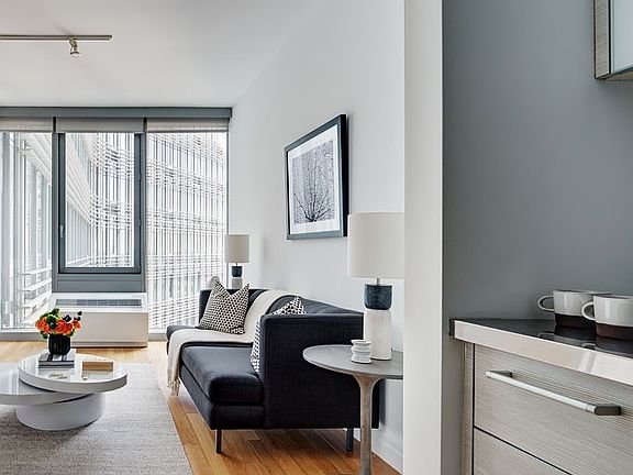 3rd image of 550 W 54th St APT 1010