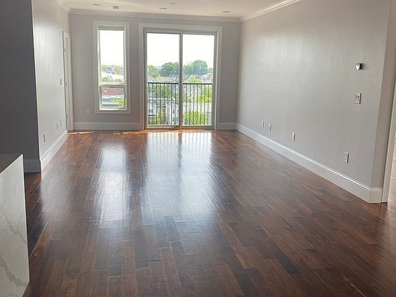 3rd image of 87 Medford St #Penthouse 4