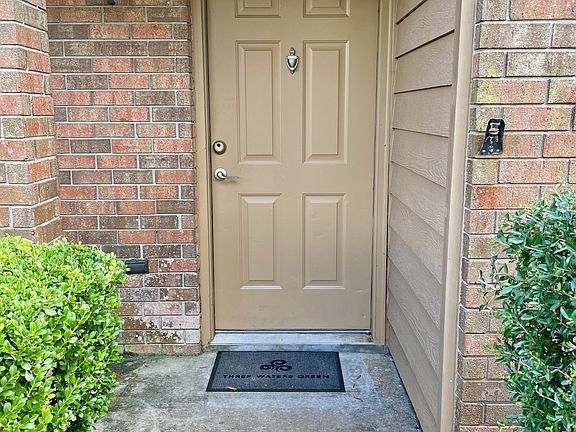 2nd image of 83 Skystone Ct