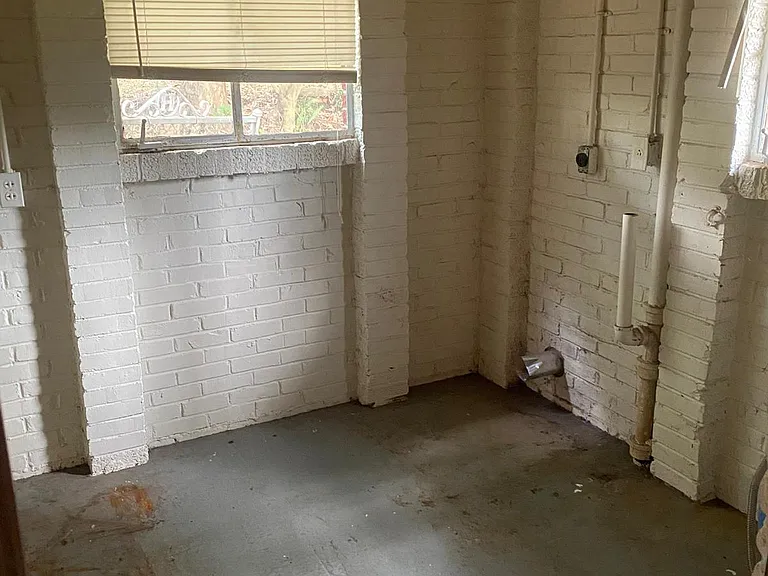 3053 Biltmore Ave — Photo 11
