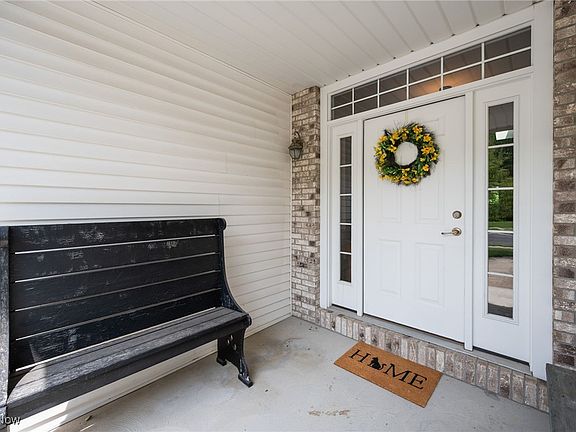 4th image of 2652 Barnsley Way