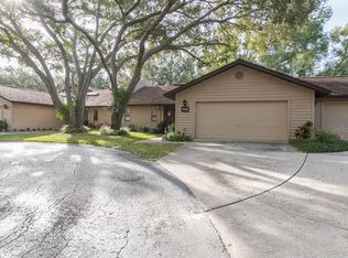 11728 Ridgeview Ln, Seminole, FL 33772