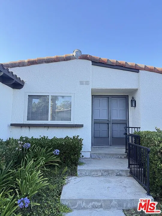 3 bed, 2.0 bath, 1590 sqft, $5,000 — Photo 1