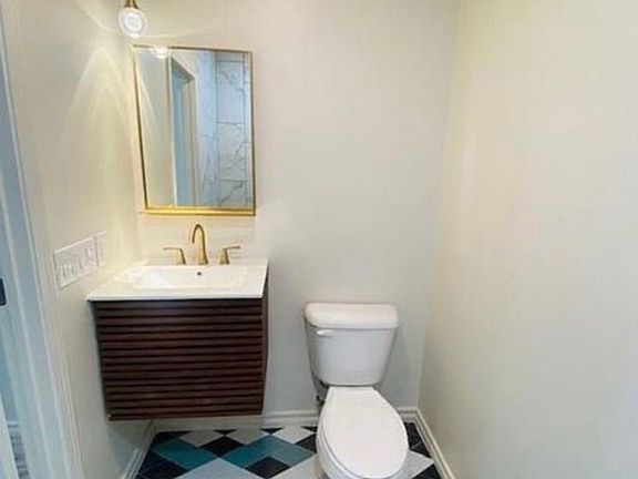 5th image of 3304 SW 40th St #10