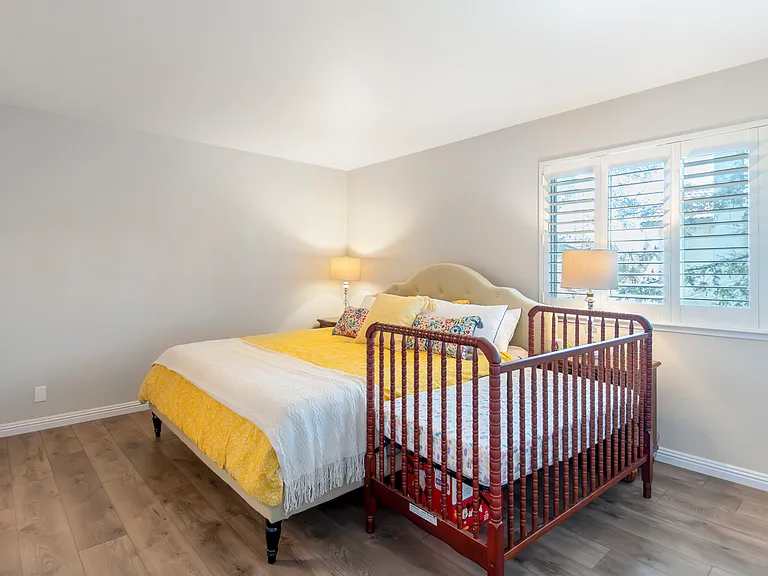 1173 Capri Dr — Photo 9