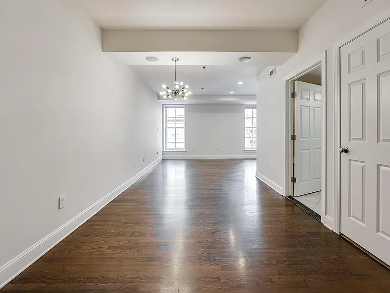 829 Washington St #5 — Photo 10
