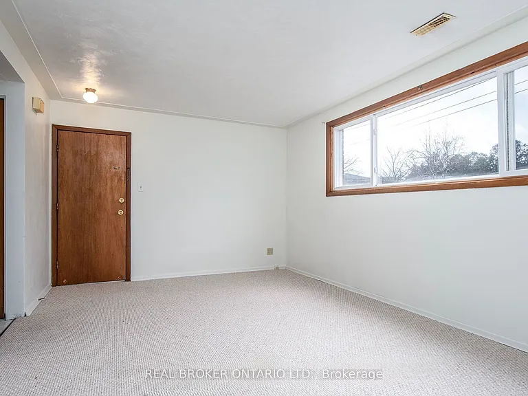 374 Southill Dr — Photo 11