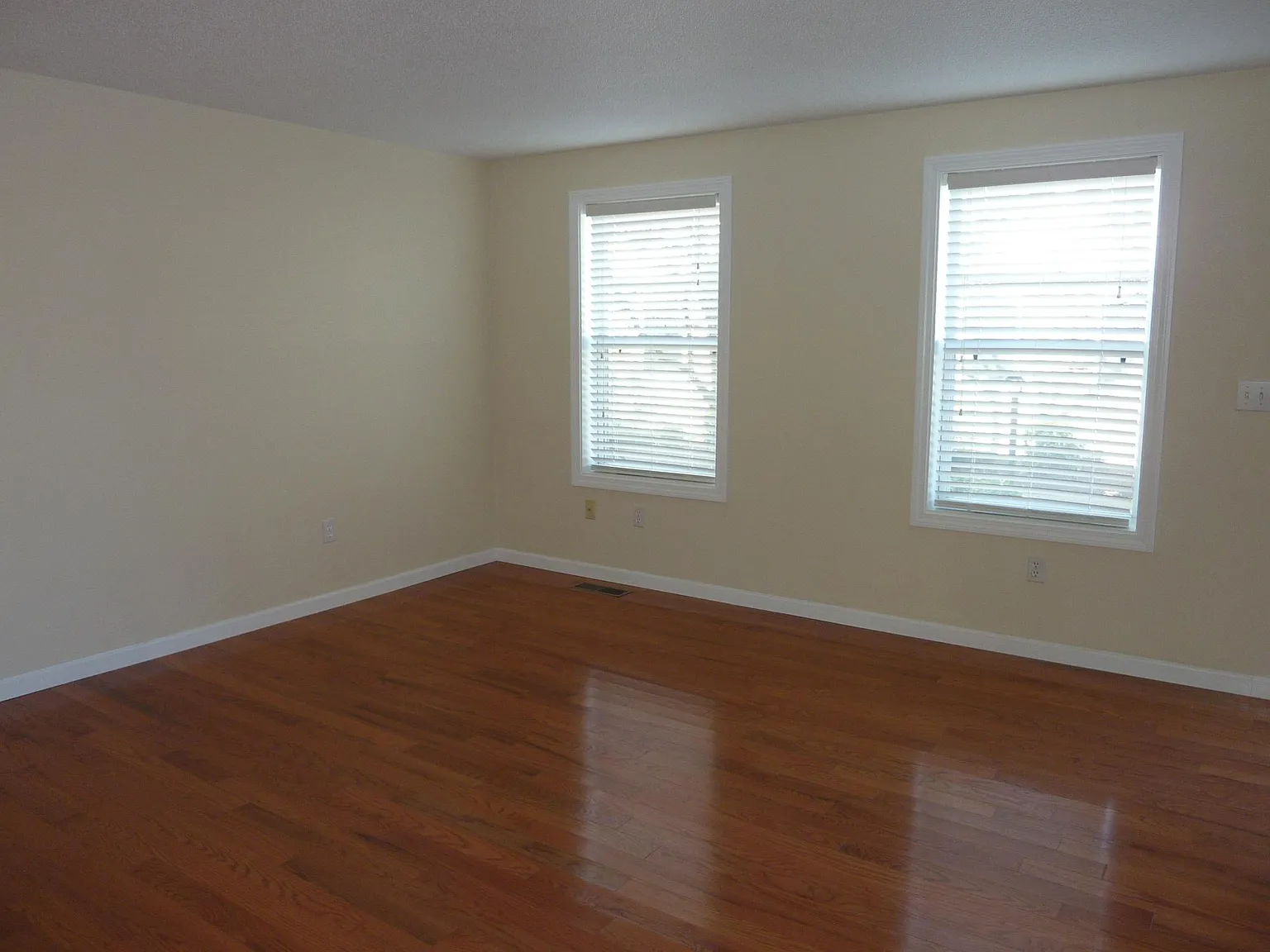 2 bed, 1.5 bath, 1080 sqft, $2,350 — Photo 4