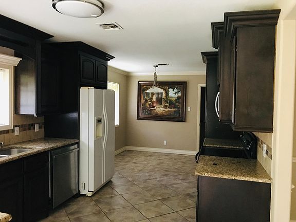 4th image of 4009 Rooney Dr