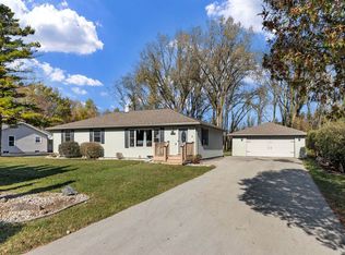 1320 W Edgewood Dr, Appleton, WI 54913