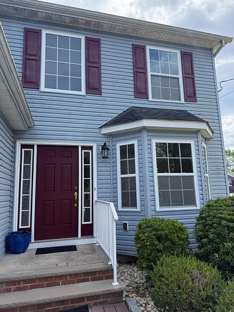 4 bed, 2.5 bath, 2900 sqft, $3,850 — Photo 2